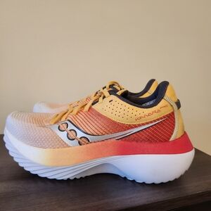 Womens Saucony Kinvara Pro Running Shoes Carbon Plated Size 10